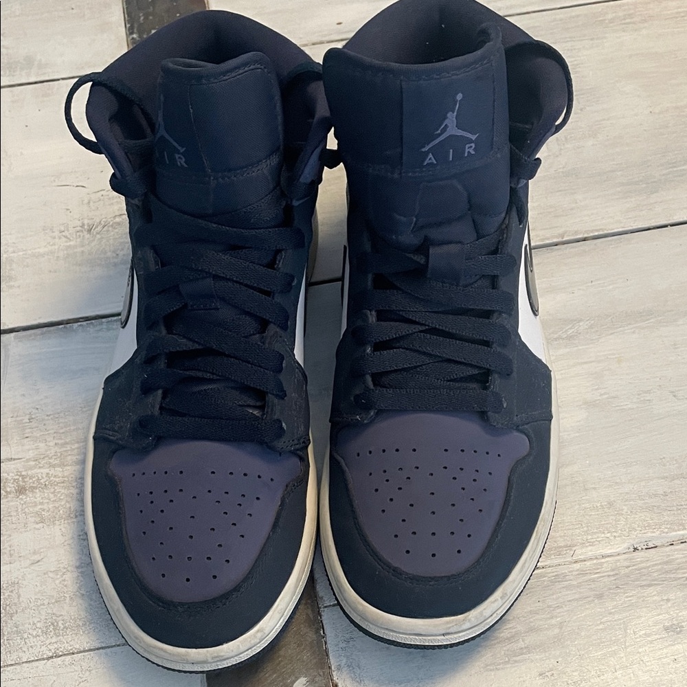 Jordan Men's Navy and White High-Top Sneakers